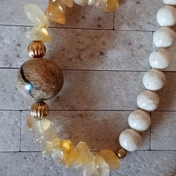 Two Pair of clip on Earrings and Stone Necklace - Picture 8 of 9